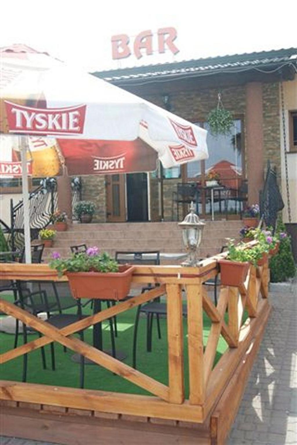 Pokoje Goscinne Gum-Bar Biskupice  Esterno foto